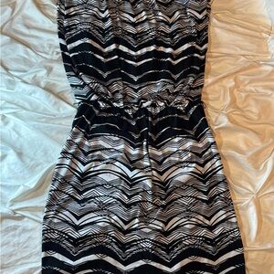 Enfocus Studio Black and White Chevron Midi Dress